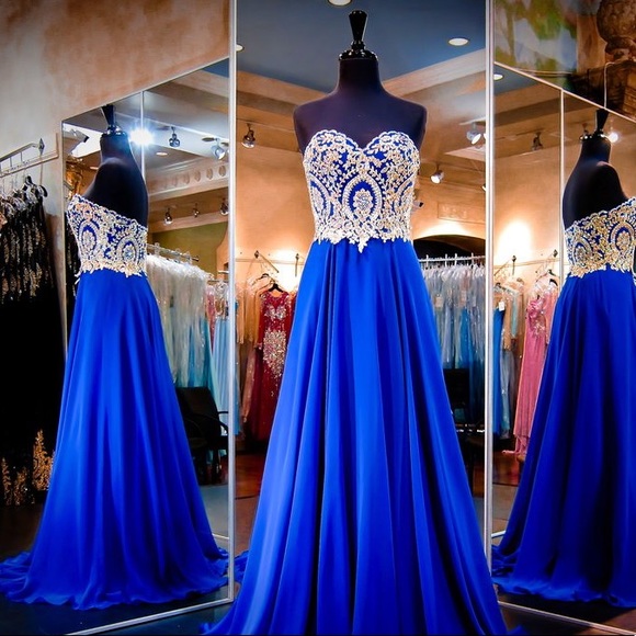 Dresses & Skirts - Prom Dress